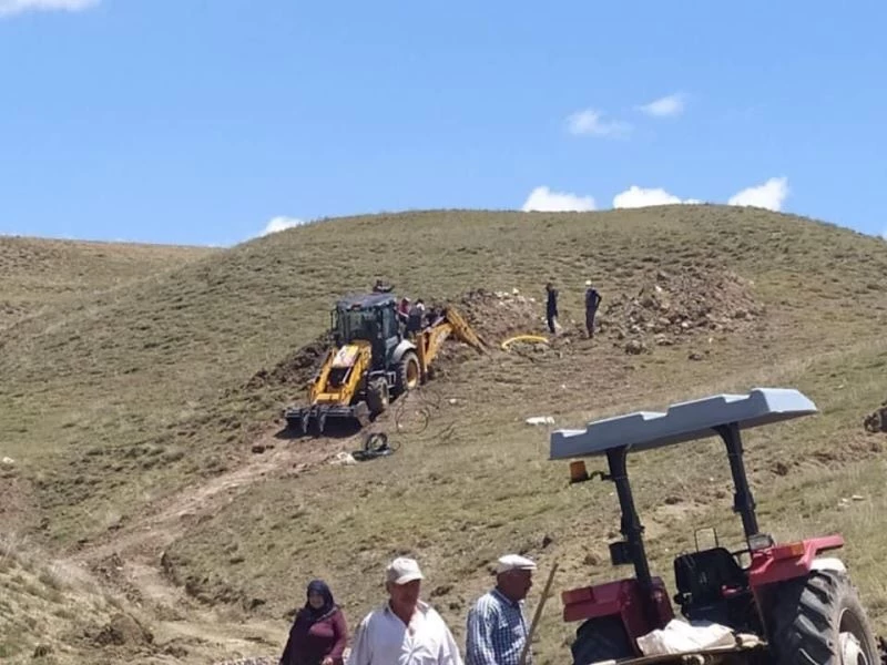 Su hattı çekerken üzerine toprak göçen şahıs yaralandı
