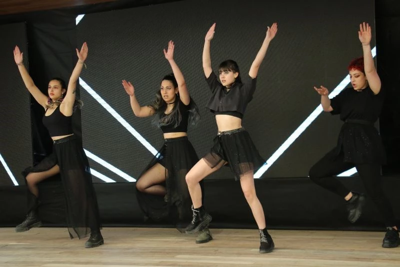 K-Pop hayranlarının heyecanla beklediği ‘2021 K-Pop Festivali’ gerçekleştirildi
