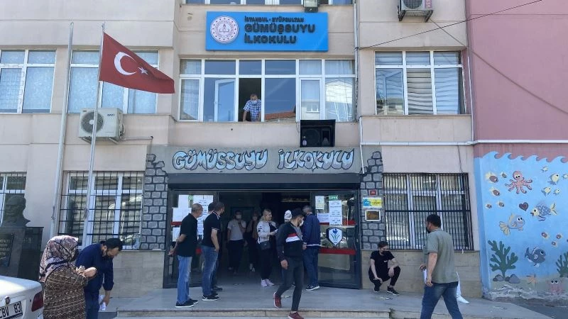 Muhtarlık seçiminde sayılan oylar İlçe Seçim Kuruluna götürüldü
