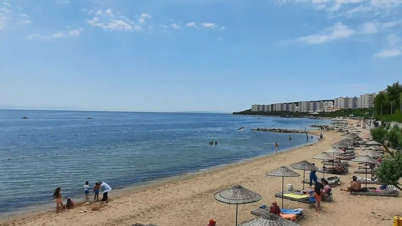 Müsilajdan arınan sahiller vatandaşlara kaldı
