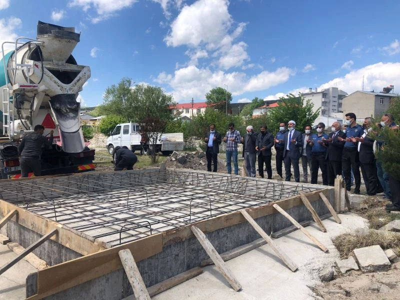 93 Harbi anıtı temeli dualarla atıldı
