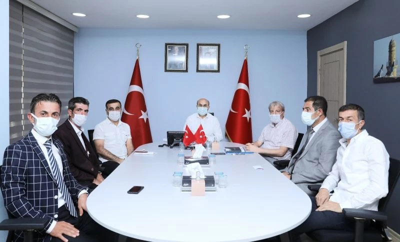 Mardin Valisi Demirtaş, muhtarlarla görüşmelerini sürdürüyor
