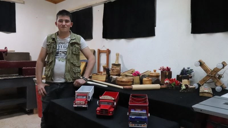 Denizlili genç, mühendis olmak yerine sanatkar olmayı tercih etti
