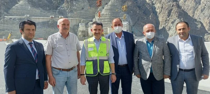 Bakan Pakdemirli: “Yusufeli Barajı’nda bu yılın Aralık ayı sonu itibariyle su tutmaya, 2023 yılı başında da enerji üretmeye başlayacağız”
