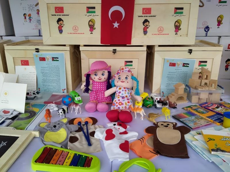 Milli Eğitim Bakanlığından Filistinli çocuklara ‘oyun sandıkları’
