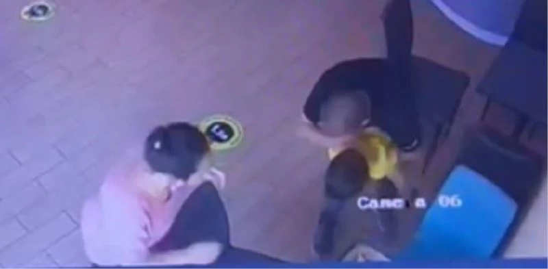 Nefes borusu tıkanan bebeği, işletme sahibi kurtardı
