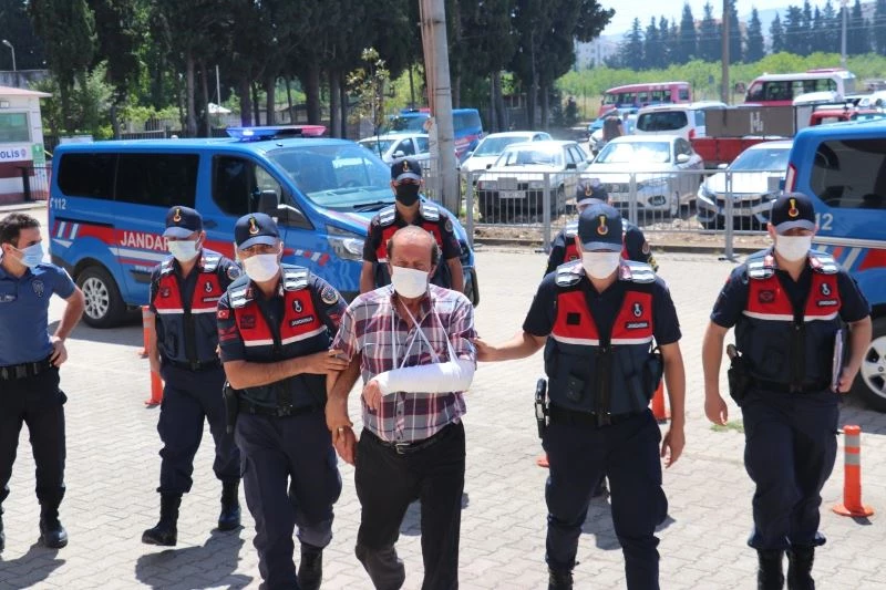Yalova’da minibüs sırası cinayetinin zanlısı adliyeye sevk edildi

