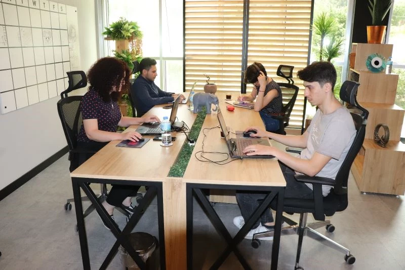 Türkiye’de izlenme rekorları kıran ’Çukur’ dizisine mobil oyun geliştirildi
