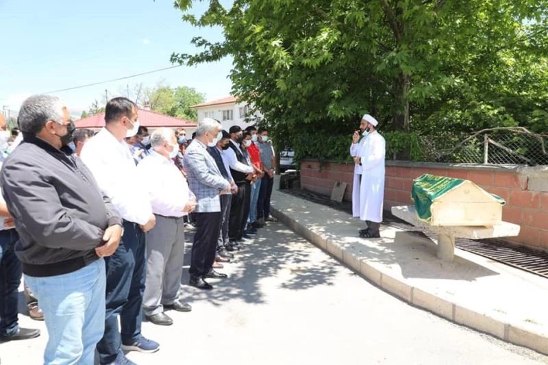 7 yaşındaki çocuk lösemiye yenik düştü
