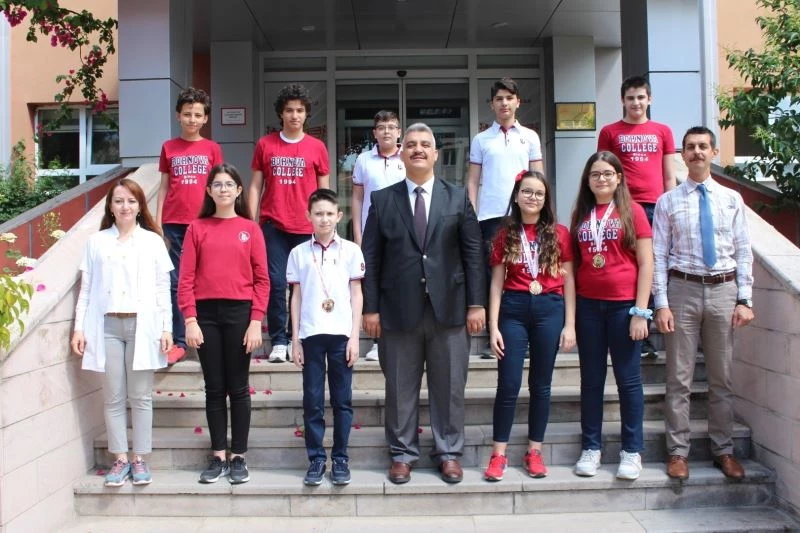 29 Mayıs Bornova Koleji’nden matematik ve biyolojide uluslararası başarı
