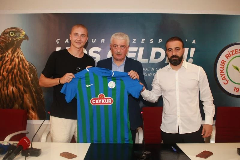 Çaykur Rizespor, Holmen ile 2 yıllık sözleşme imzaladı
