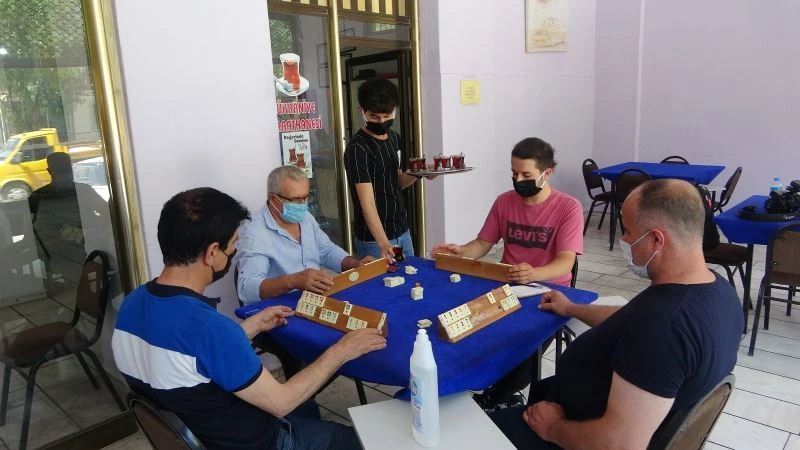 Uşak normalleşti, kahveciler bayram etti
