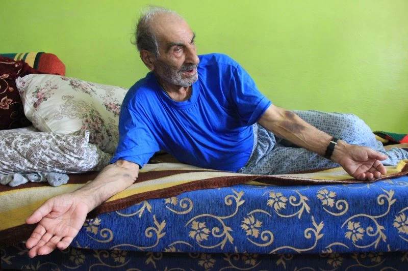 Hissettiği acılar için doktorlara yalvardı:
