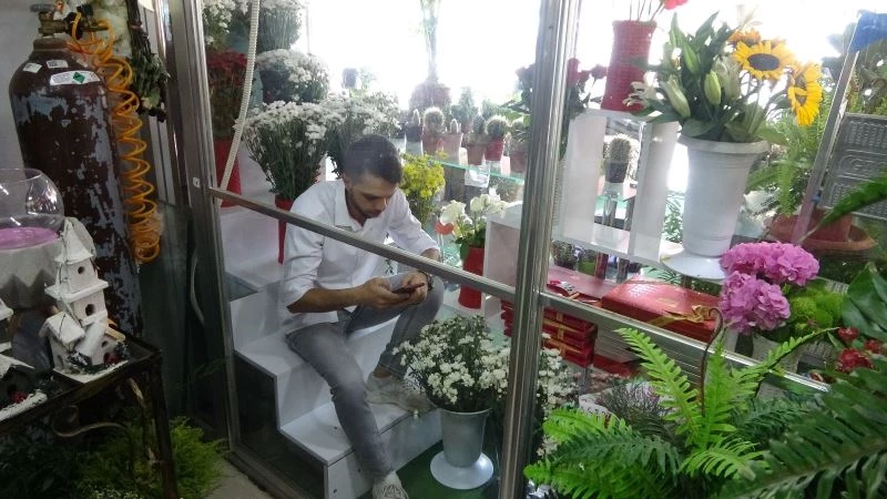 Vatandaşlar soğuk hava depolarında serinliyor
