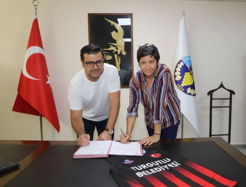 Turgutlu Belediyespor şampiyon hocaya emanet
