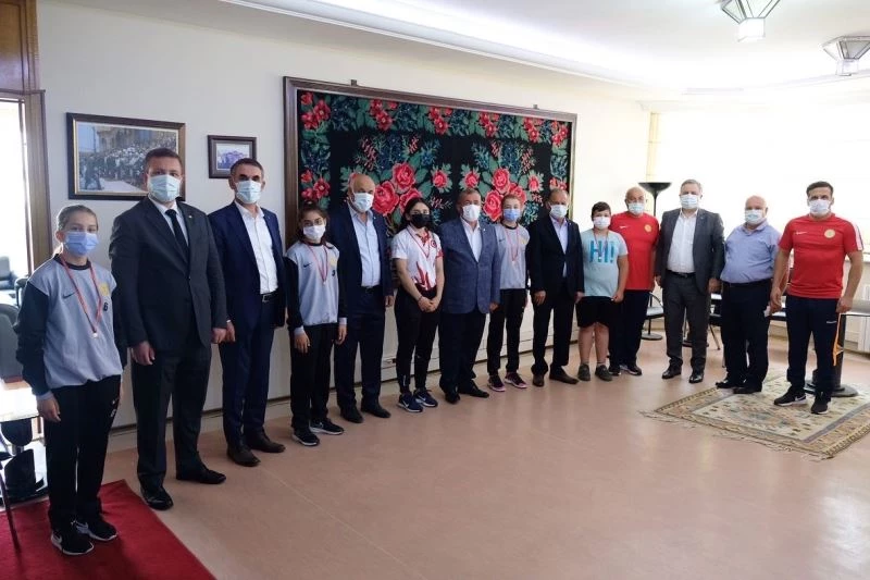 Trakya Birlik Spor Kulübü sporcularına ödül
