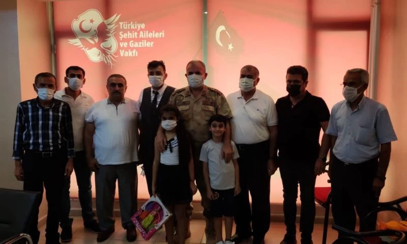 Batman İl Jandarma Komutanı Çakmak, şehit yakınlarıyla bir araya geldi
