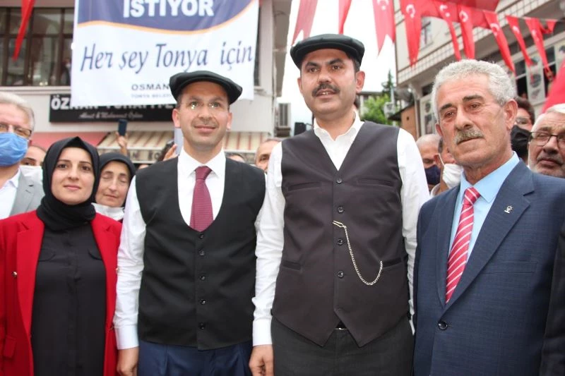 Konyalı Bakan Kurum’un Tonya ziyareti renkli görüntülere sahne oldu
