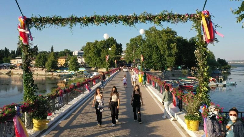 Küçük Venedik’te çiçek şenliği
