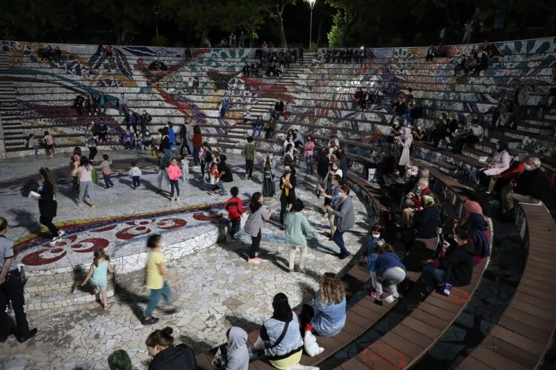 Akşamlar Odunpazarı’nda birlikte güzel
