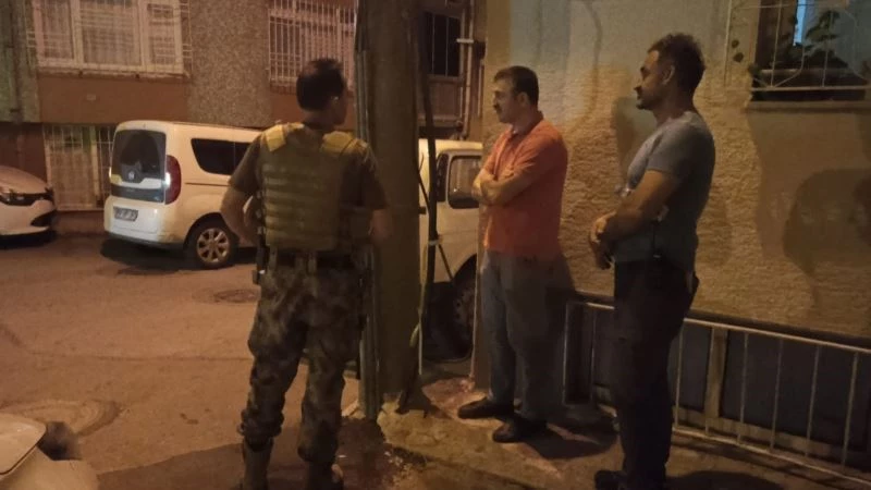 Bursa’da rehine krizi: Kız kardeşlerini rehin aldı, polise ateş açtı
