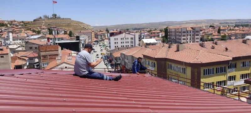 İntihara kalkışan genci Belediye Başkanı ikna etti
