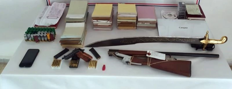 Çilekçileri haraca bağlamışlardı, 3’ü tutuklandı
