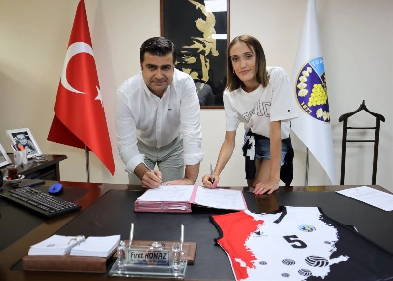Selinay Akçin Turgutlu Belediyespor’da
