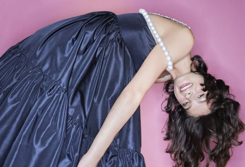 2021 yaz sezonunun abiye koleksiyonu moda severlerle buluşuyor
