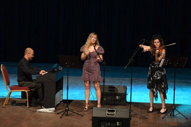 Isparta’da piyano resitali sanatseverlerin beğenisine sunuldu
