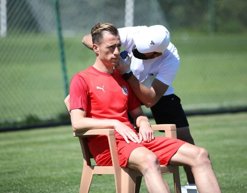 Sivassporlu futbolcular laktat testinden geçti
