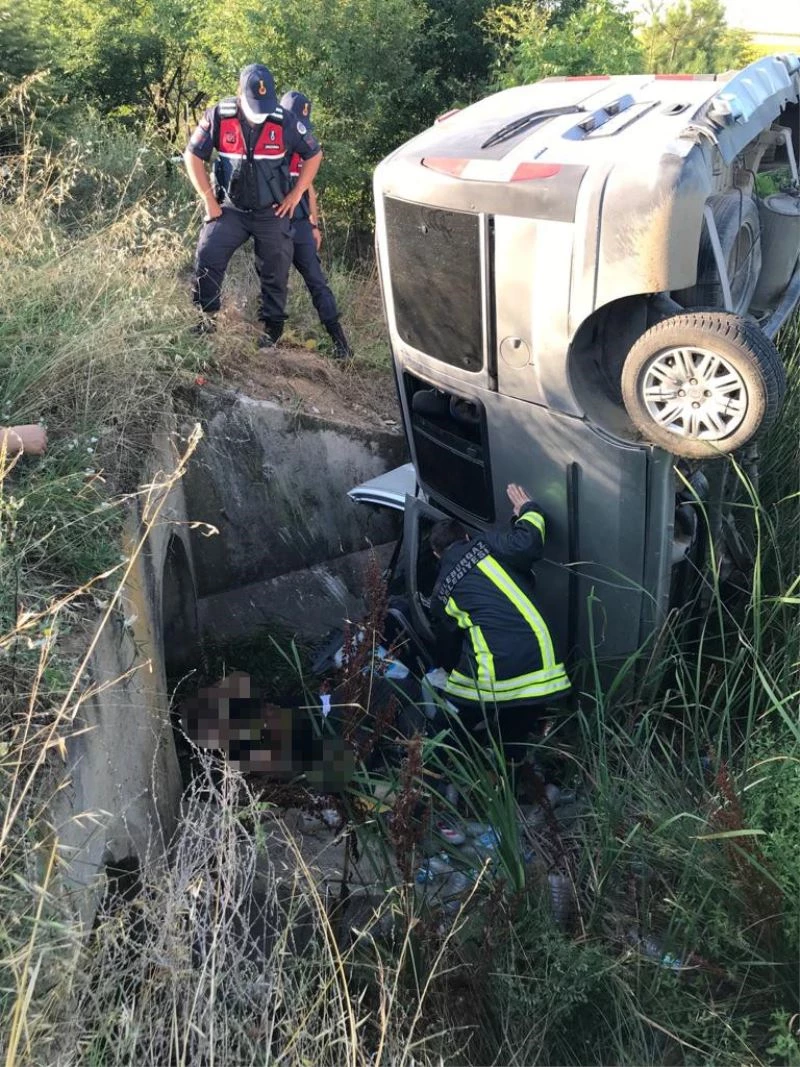 Kırklareli’nde kontrolden çıkan otomobil menfeze düştü: 2 ölü
