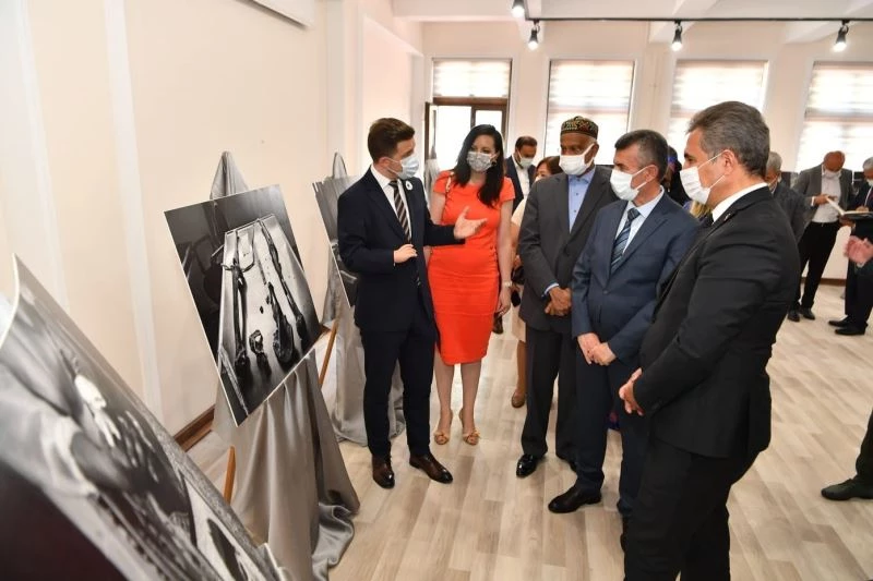 Srebrenista soykırımında ölenler anısına Mamak’ta fotoğraf sergisi açıldı
