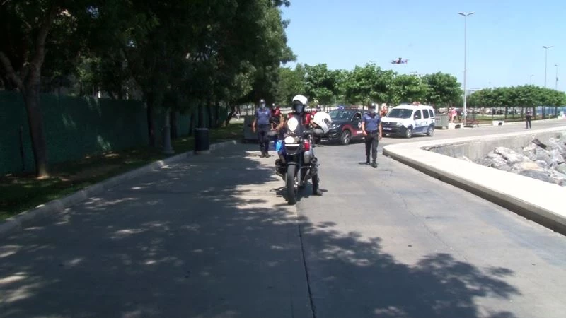 Bakırköy’de Atlı polisler ve drone eşliğinde korana virüs denetimi
