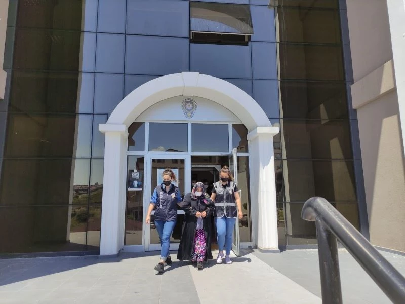 İşçi servisini tarayıp 4 kişiyi yaralayan zanlılar adliyeye sevk edildi
