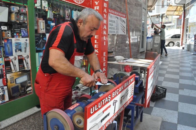 Bıçakçılarda kurban mesaisi başladı
