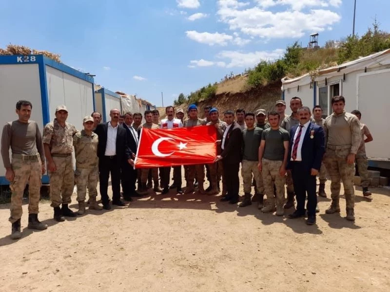 15 Temmuz gazilerinden üs bölgesine moral ziyareti
