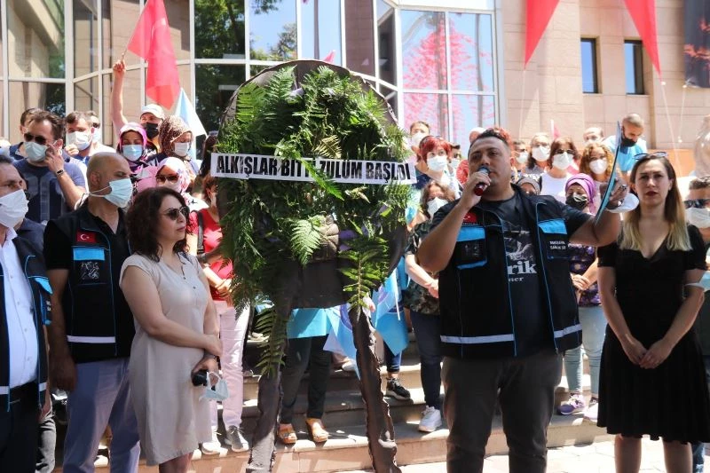 Sağlıkçılardan ücretsiz toplu taşımanın kaldırılmasına alkışlı tepki
