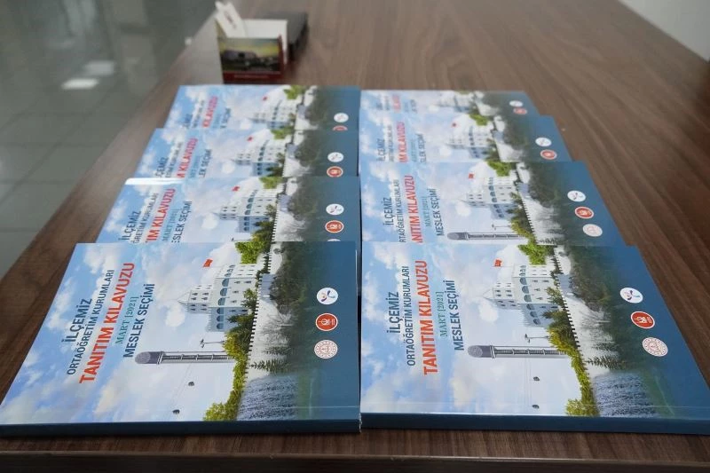 Keçiören’de LGS öğrencilerine 5 bin adet tanıtım kılavuzu dağıtıldı
