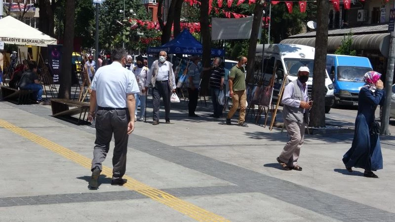 Vaka sayısı en çok azalan illerden Isparta’da Vali’den vatandaşlara aşı çağrısı
