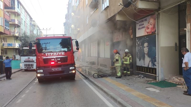 Kuaförde korkutan yangın
