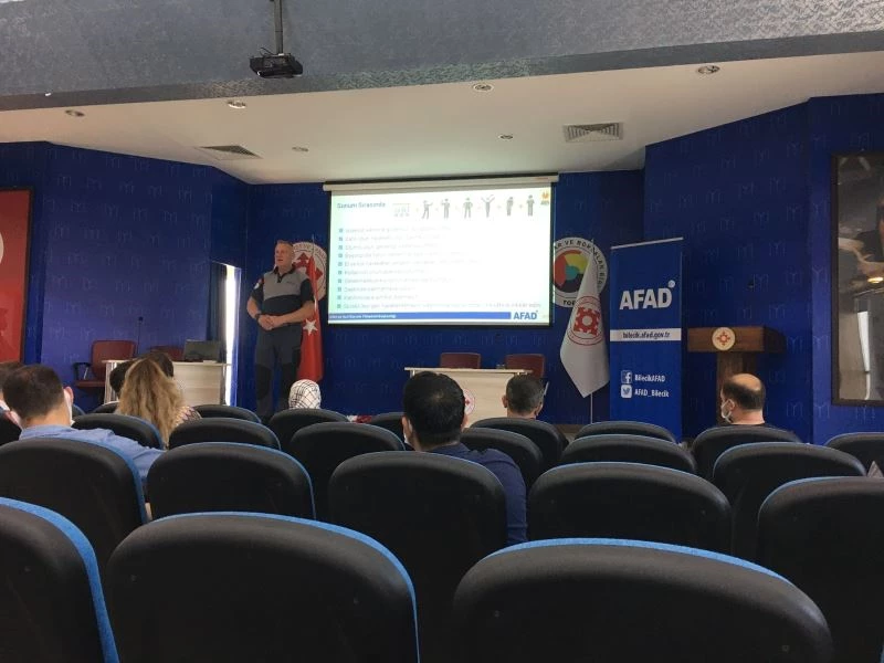 Üniversite personeline Afet Farkındalık Eğitmen Eğitimi verildi
