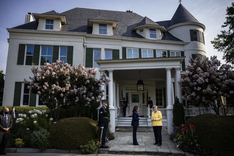 Almanya Başbakanı Merkel, ABD Başkan Yardımcısı Harris ile bir araya geldi
