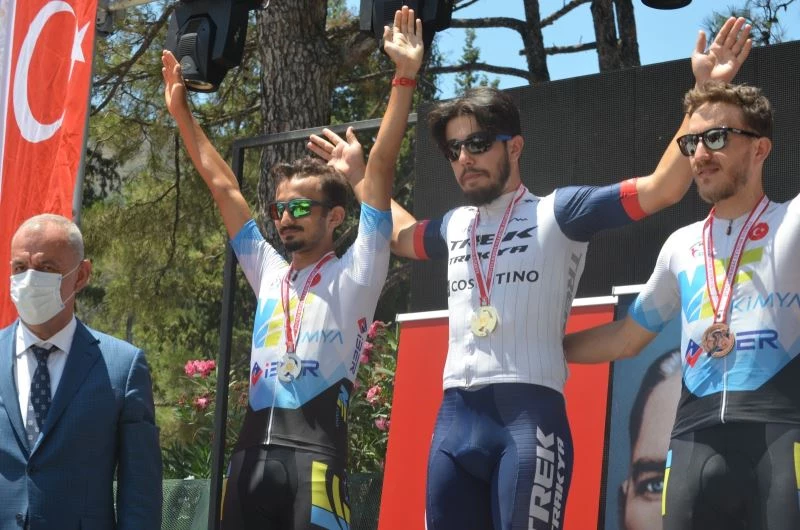15 Temmuz Bisiklet Turnuvasında şampiyonlar madalyalarını aldı
