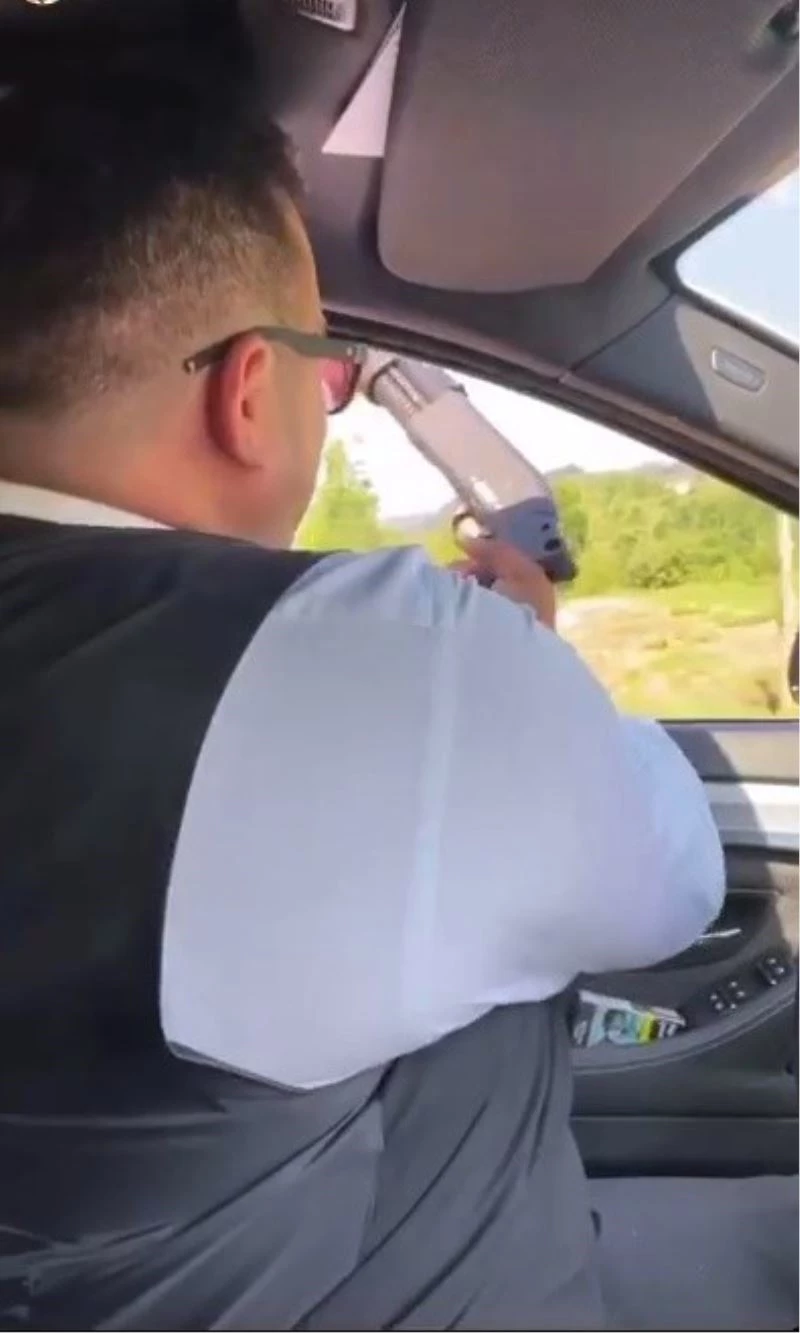 Magandalık yaptığı yetmedi, sosyal medyada da paylaştı
