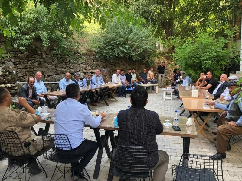 İki aile arasındaki husumet barışla sonlandı
