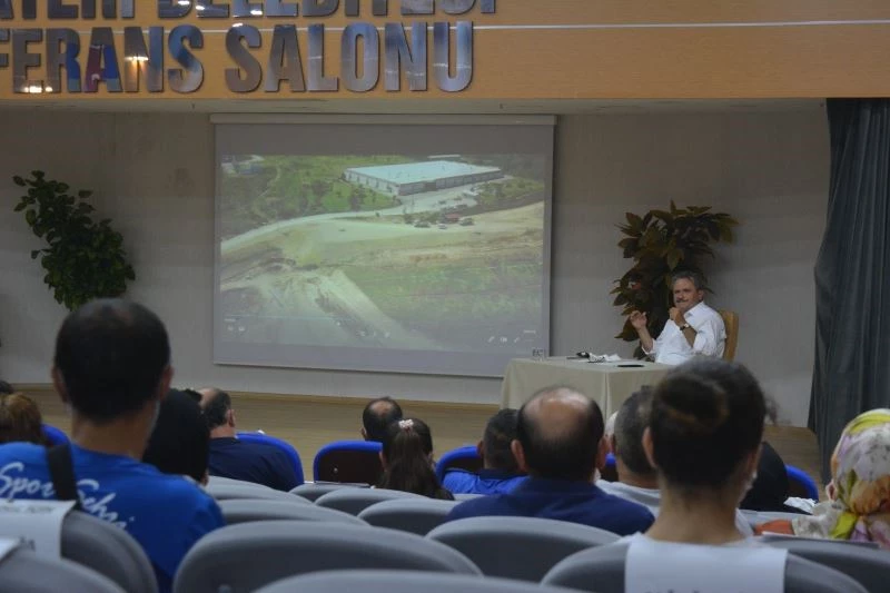 Cumayeri’ni ilçe halkıyla birlikte yönetiyor
