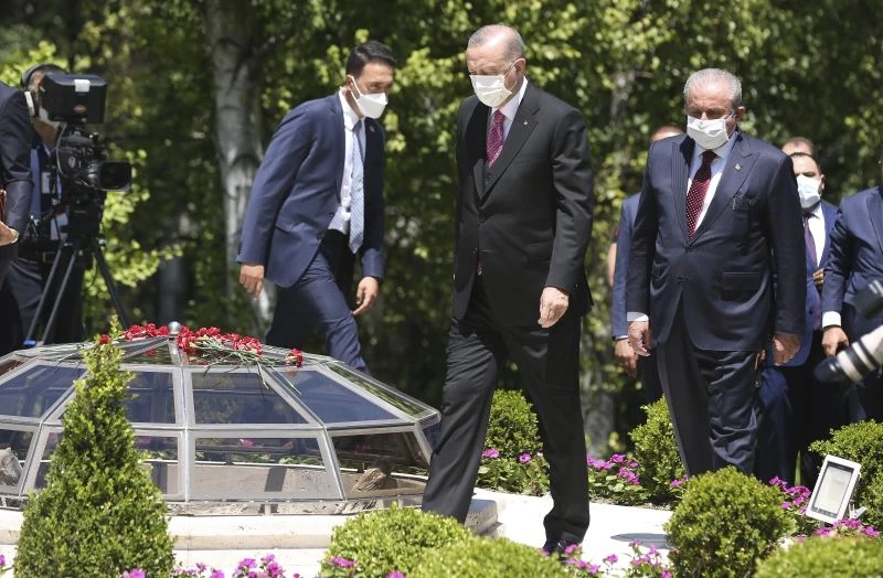 TBMM Başkanı Şentop: “FETÖ aparatı yerinden söküldükçe Türkiye milli hedeflerine daha emin ve kararlı adımlar atmaya başlamıştır”
