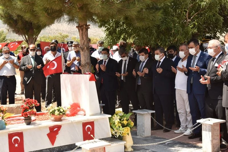 Karamanlı 15 Temmuz şehidi mezarı başında anıldı
