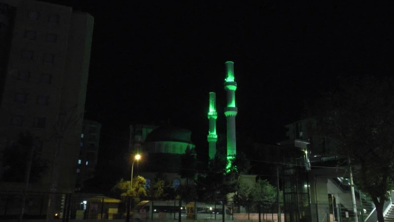 15 Temmuz hain darbe girişiminin 5’ncı yılında tüm yurtta camilerden sela okundu
